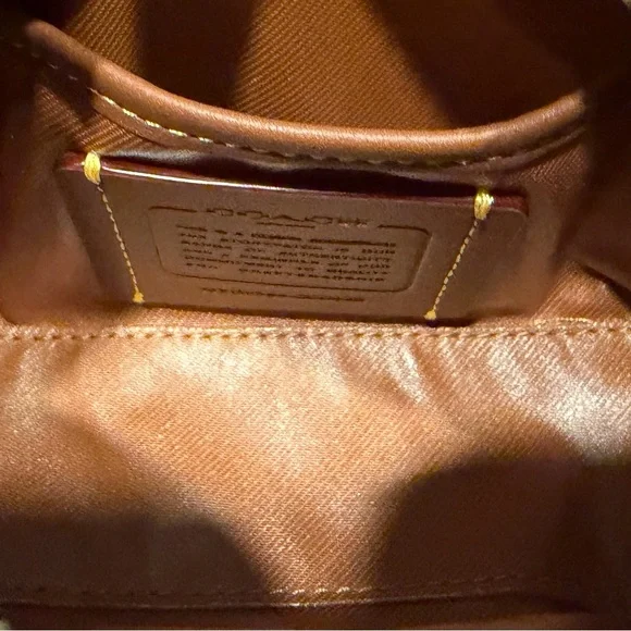 FREE SHIPPING - COACH Boxed Essential Mini Patent Signature Cosmetic Pouch - Picture 4 of 4